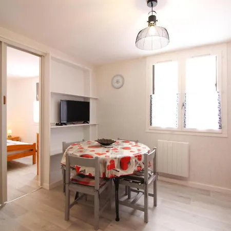 Apartment T2 Mont-dore 32m², Ascenseur, Parking, Calme, Proche Centre & Thermes - Fr-1-608-91 *